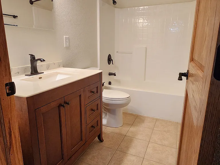 2023 Farmdale Ln — Photo 10
