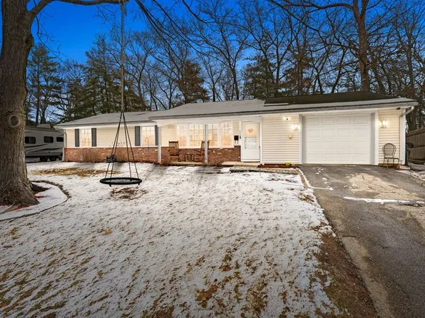 246 Theresa Rd, Bellingham, MA 02019