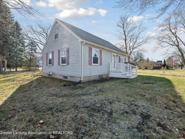 831 Jackson St, Eaton Rapids, MI 48827