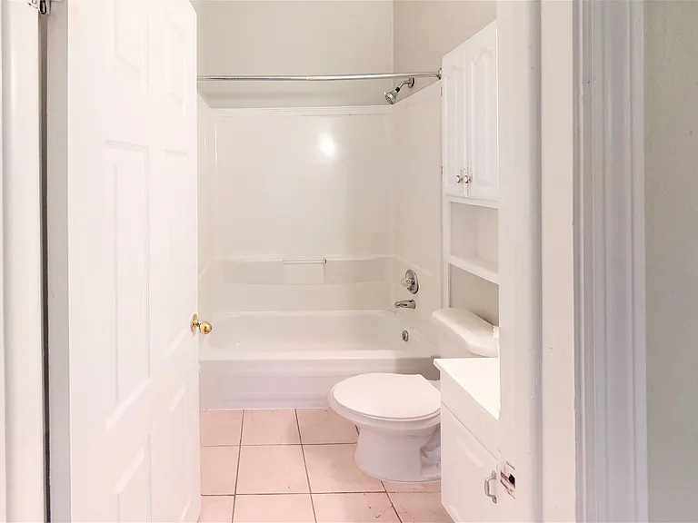 2667 Bellevue Ave #3 — Photo 8