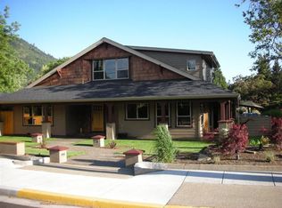 1711 SE Portola Dr, Grants Pass, OR 97526