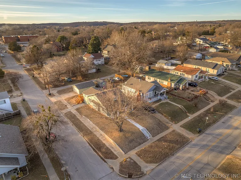 700 N McKinley Ave — Photo 30
