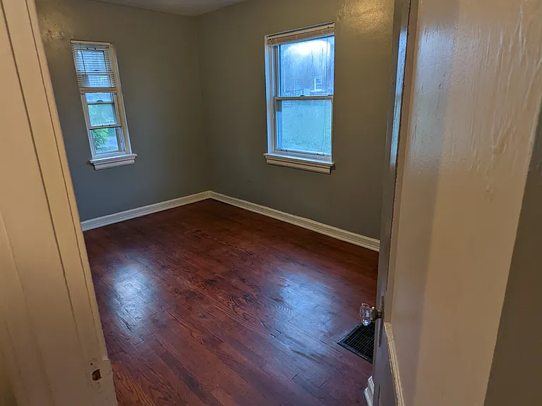 945 Vernon Dr — Photo 7