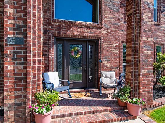 5th image of 5705 Devlin Pl