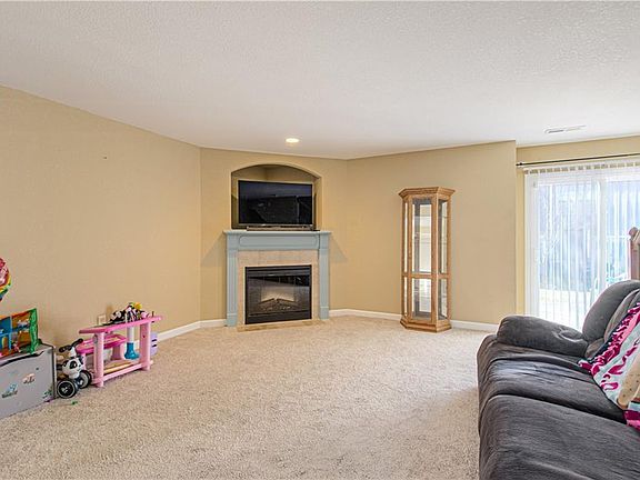 5th image of 21032 Millridge St