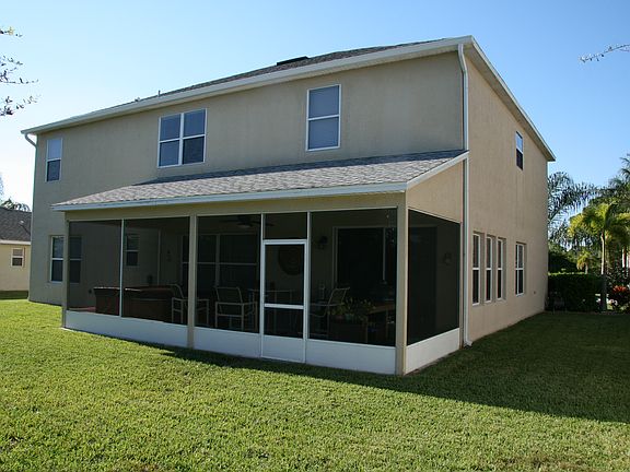 Large Porch w/6 person Spa