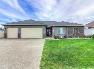 7804 Lyons Ln, Yakima, WA 98903