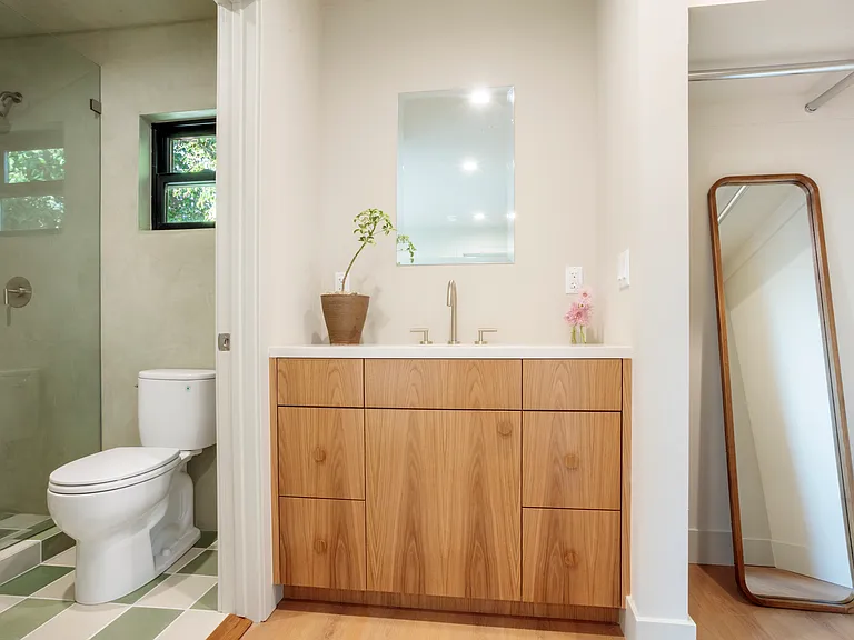 859 N Mansfield Ave #4 — Photo 6