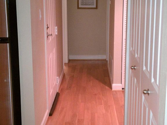 5th image of 5350 Pershing Ave APT 1B