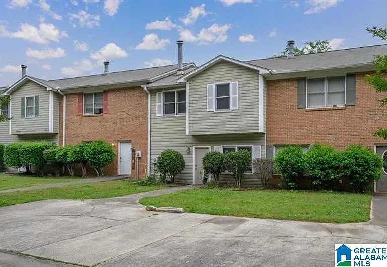 218 Carl Nichols Dr — Photo 1