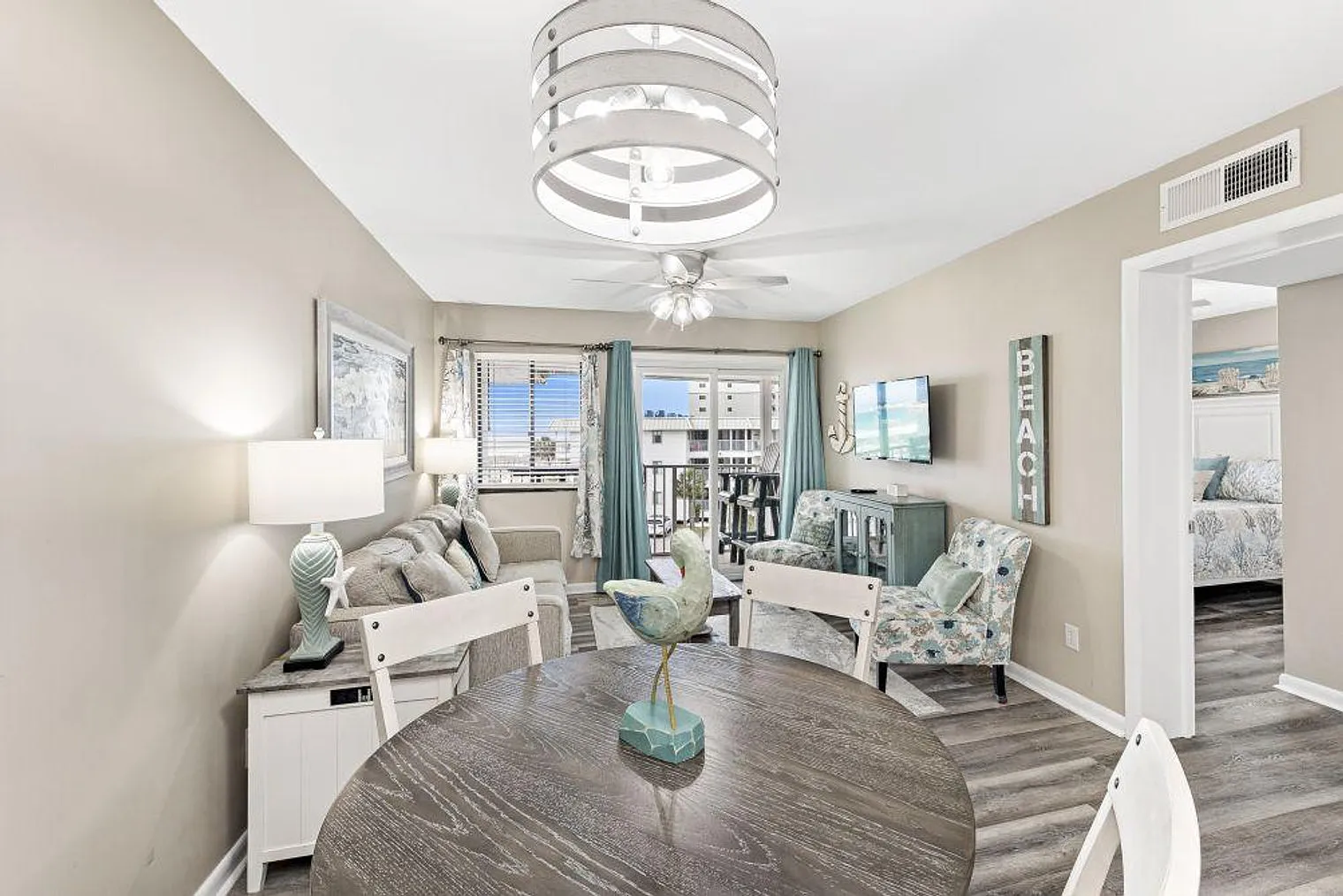 2 bed, 2.0 bath, 796 sqft, $3,409 — Photo 4