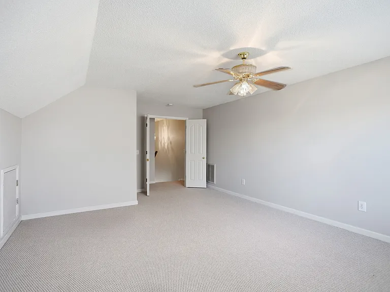1613 Banchory Cir — Photo 17