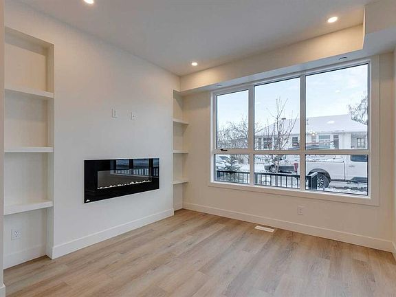 3rd image of 2122 W 7th St NW