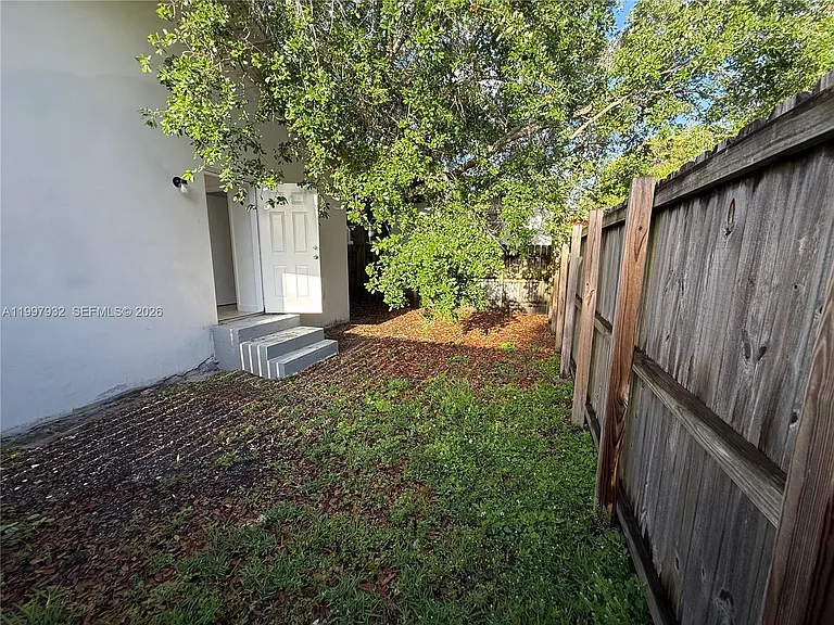 253 NW 48th St — Photo 18