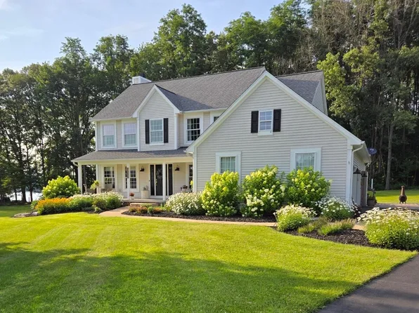 7335 N North Lake Orchard Dr, Gregory, MI 48137