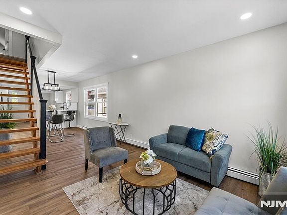 3rd image of 128 30th Street