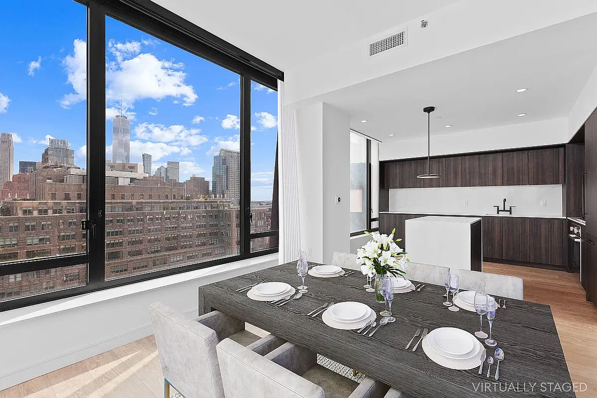 111 Varick Street — Photo 4