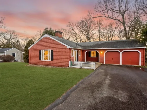 22 Brainard Rd, Wilbraham, MA 01095