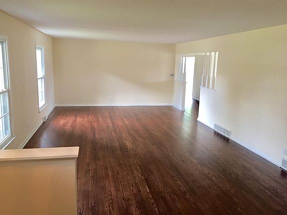 5th image of 605 Kenridge Dr