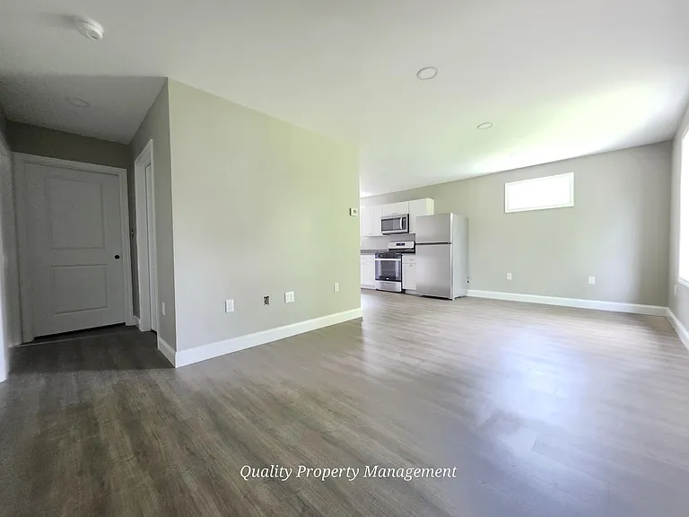 371 Lincoln St #3 — Photo 5