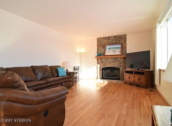 5th image of 10505 Longfield Dr
