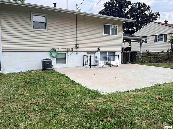 3rd image of 2233 E Linnhill Ln