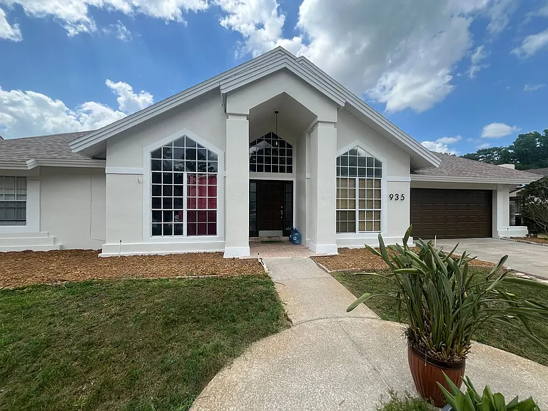 935 Shriver Cir — Photo 3