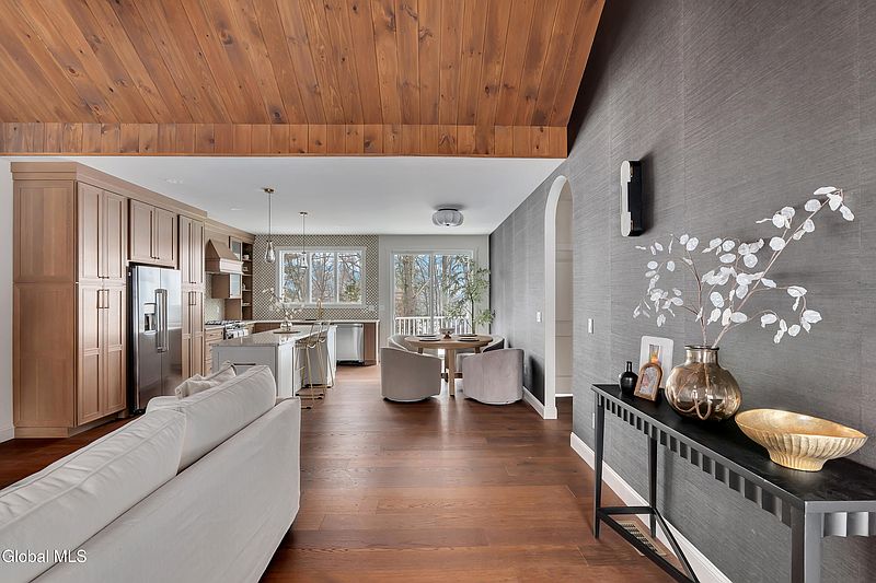 3rd image of 80b Schuurman Road