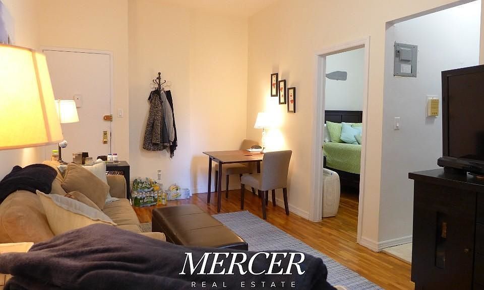 2nd image of 226 W 78th St APT 6D