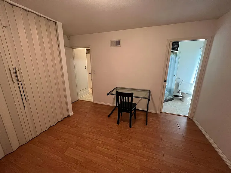 352 West Rd — Photo 8