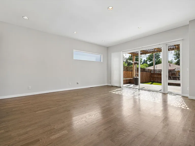 3215 S Dahlia St — Photo 22