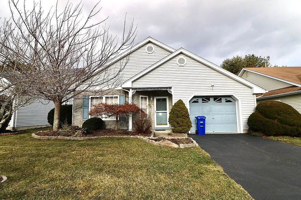 26 Molly Ln photo 1