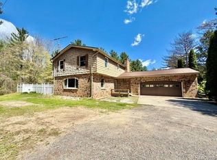 6087 Cyclone Rd, Otter Lake, MI 48464