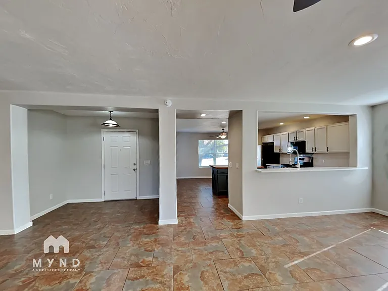 10668 S Silverbluff Dr — Photo 4