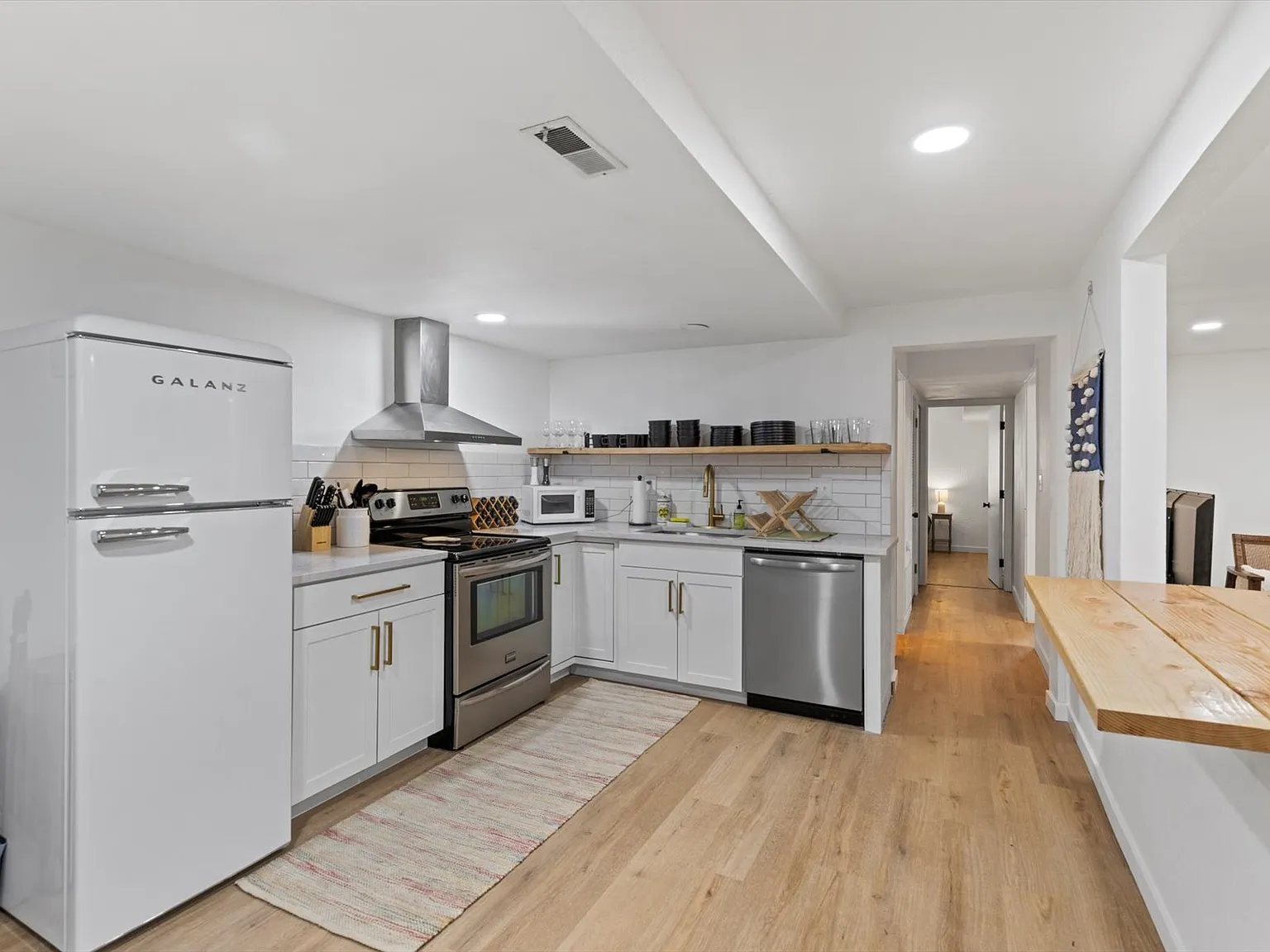 4899 Sonata Drive - Upper — Photo 4