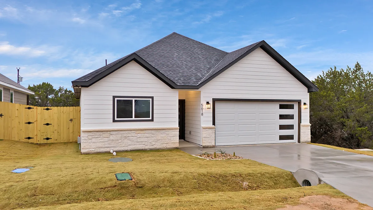 Building Photo - 5618 Barkridge Dr