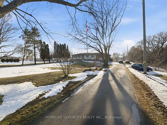 3rd image of 4662 Governors Rd