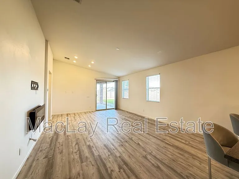 2372 E Dust Devil Dr — Photo 8