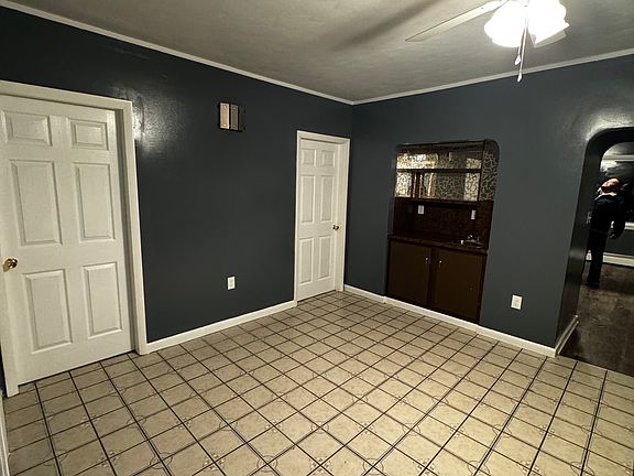 3rd image of 37 Woodland St Floor 2