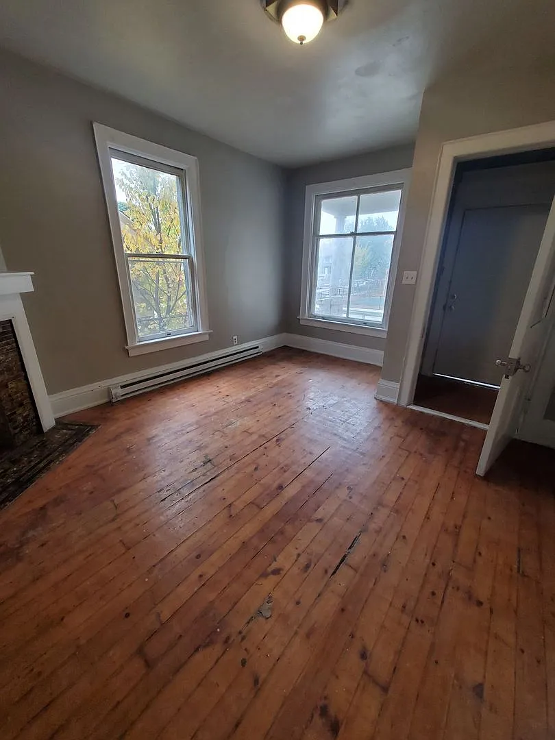 2106- 2106A W Keefe Ave (Duplex) — Photo 2