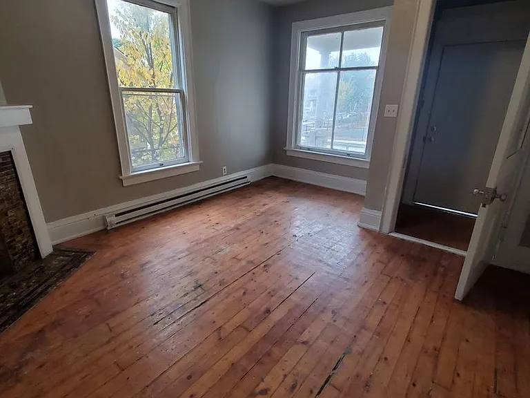2106- 2106A W Keefe Ave (Duplex) — Photo 2