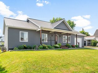 17 Meadow St, Whitewater Region, ON K0J1K0