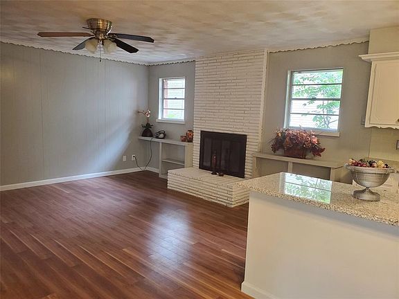 3rd image of 3044 Cliff Creek Dr