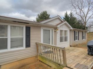 1110 Lynwood St, Pulaski, VA 24301