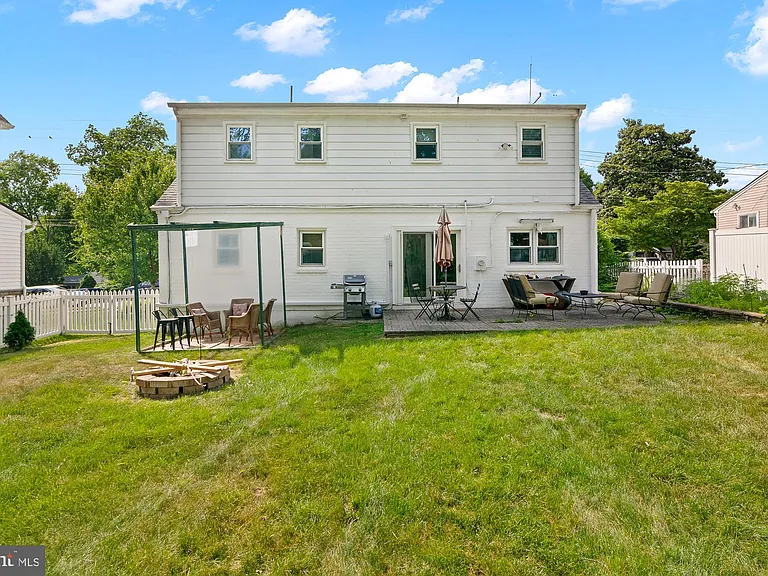 214 Sumner Rd — Photo 33