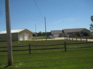 651 S Maple Ave, Maple Rapids, MI 48853