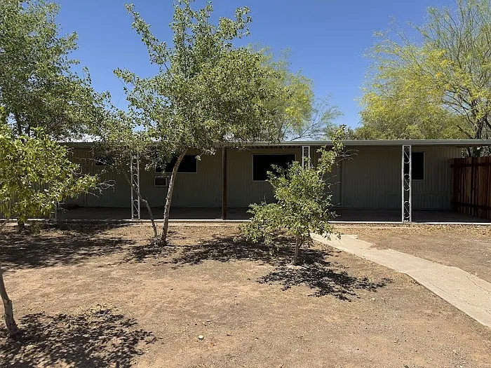 16002 N 66th Dr — Photo 2