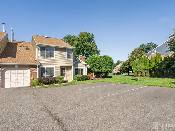 22 Driftwood Dr, Somerset, NJ 08873