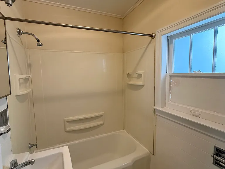 96 Bay St #1 — Photo 11