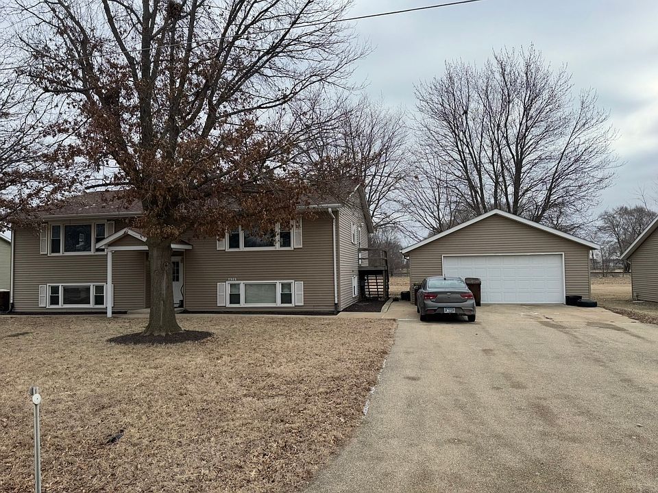 2nd image of 424 12th St
